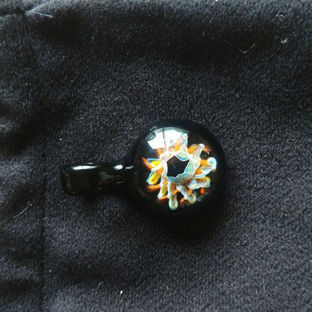 Glass bead pendant necklace